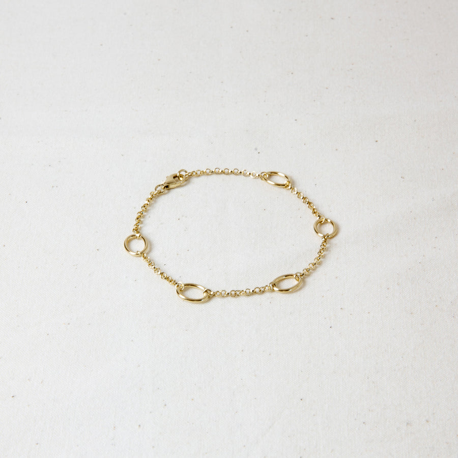 Tarutao - Dainty Gold Bracelet