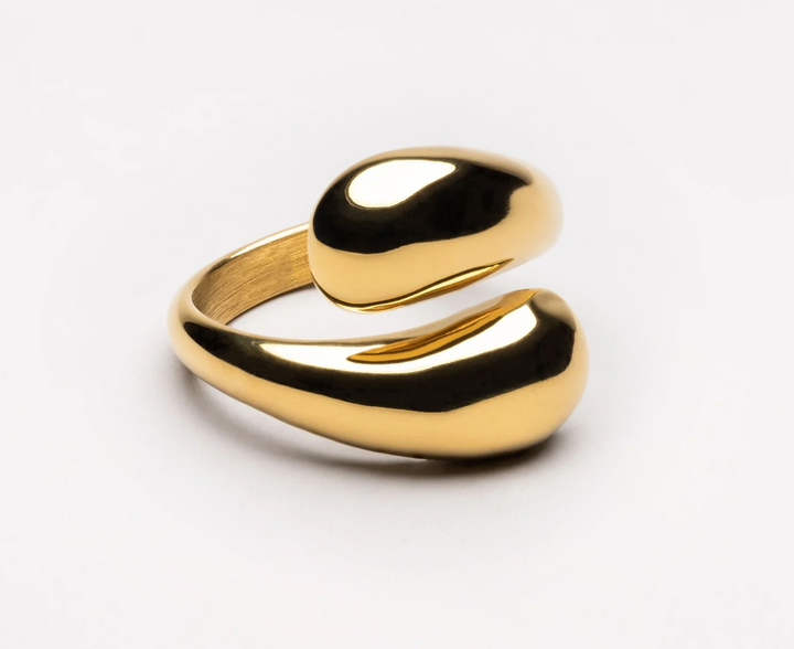 Waterproof Jewellery: The Pros and Cons