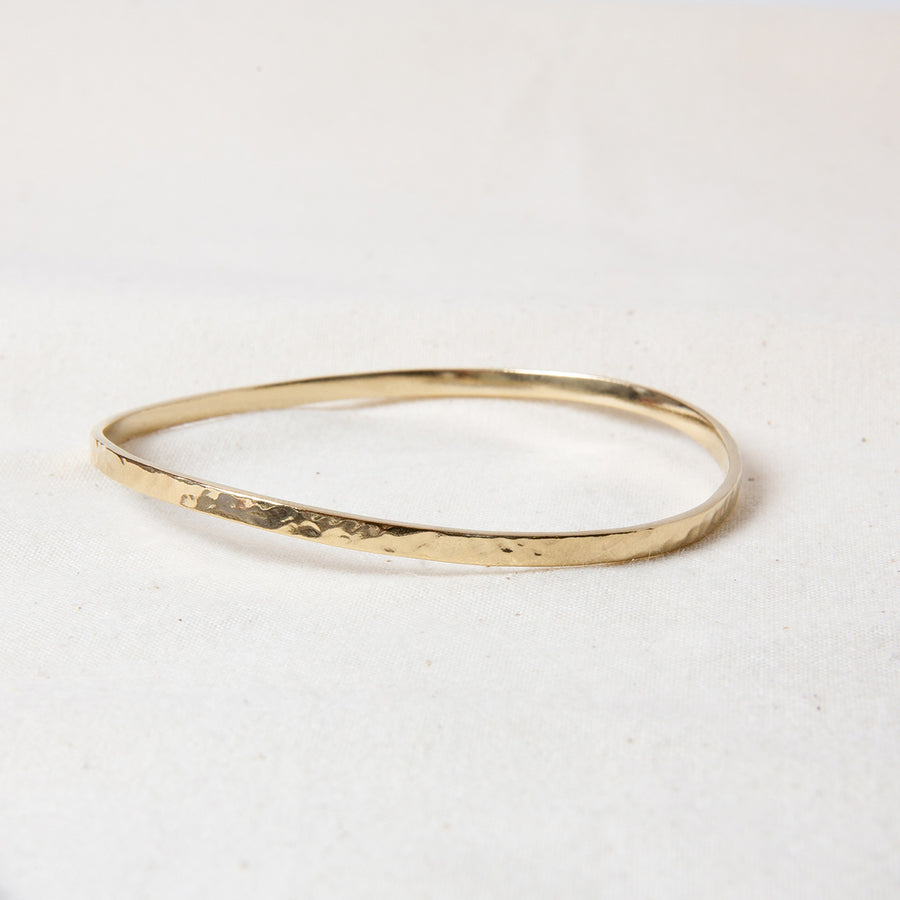 Agonda - Thin Hammered Gold Bracelet