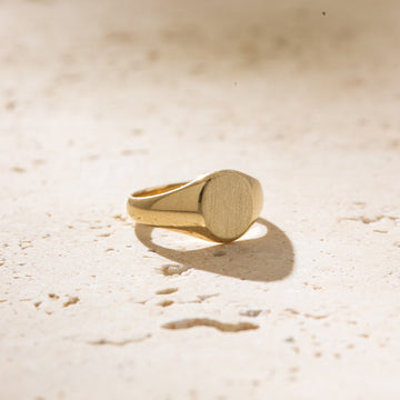 Ladies Gold Pinky Signet Ring