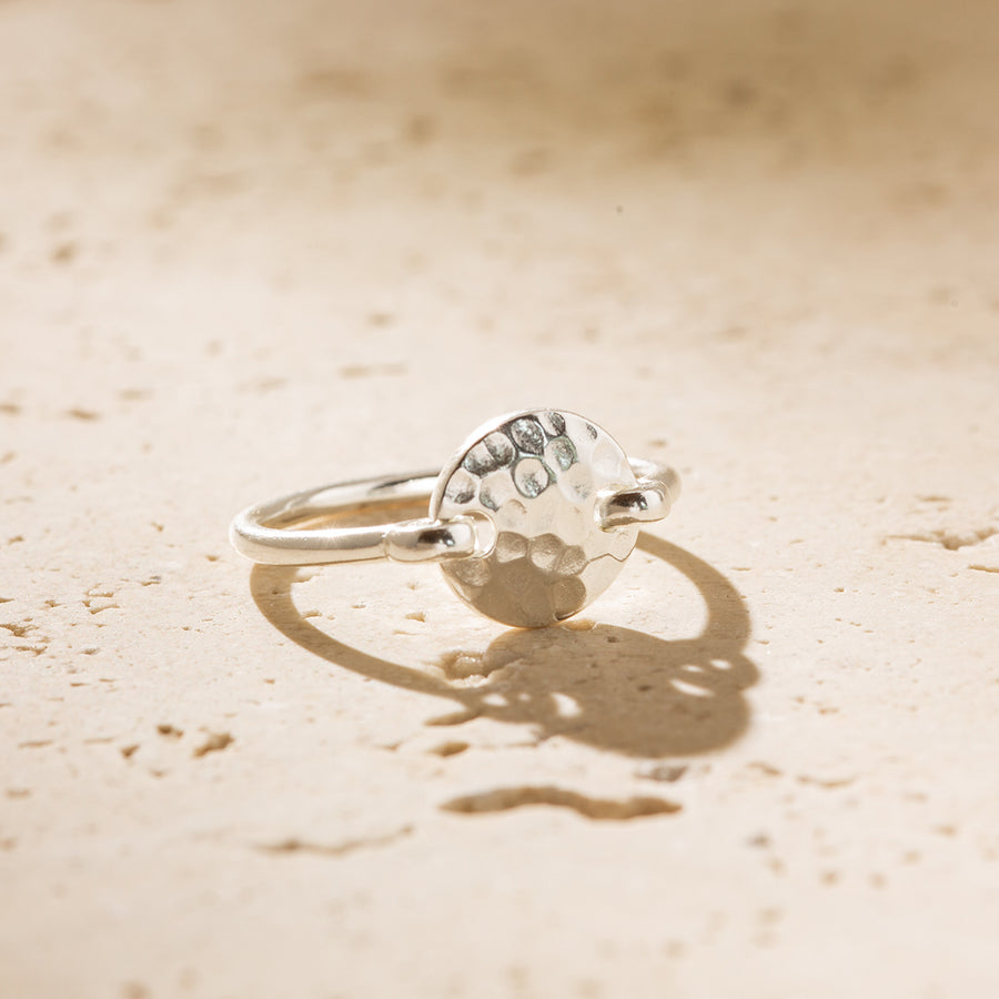 Agonda - Hammered Silver Tilting Disc ring