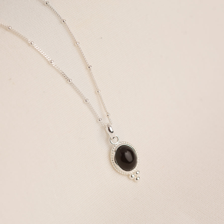 Udaipur - Silver Oval Black Onyx Pendant